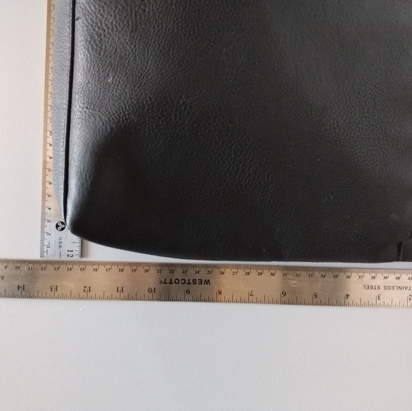 Kenneth Cole Reaction Bag - Picture 9 of 11